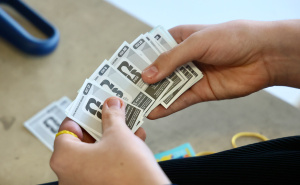 Panini euforija u Sarajevu: Pogledajte prizore s današnje razmjene sličica u Historijskom muzeju BiH