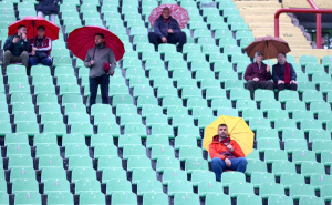 Fotografije sve govore: Na Koševu derbi, a posjeta kao da je revijalna utakmica