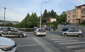 Saobraćajna nesreća u Sarajevu: Povrijeđen policajac
