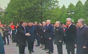 Balkan Insight | Bosanski Srbi sa Dodikom među rijetkima podržali Putinovu paradu na Crvenom trgu