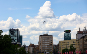 Nakon oblačnog jutra stiže preokret: U BiH još danas mogući pljuskovi, počinju ljetne temperature