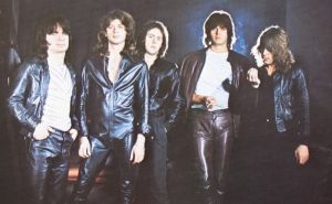 "Ti samo budi dovoljno daleko": Generacija 5 i emotivna rock balada