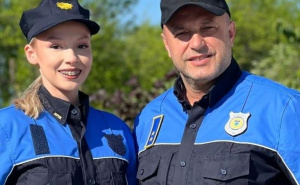 Emotivna priča iz Cazina: Otac odlazi u penziju, kćerka nastavlja njegov put u policiji