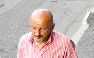Krađa u Sarajevu: Ukradena torbica iz automobila, sigurnosna kamera snimila počinitelja