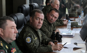 Medvedev upozorava Europu: "Dronovi će nastaviti padati na vaše zemlje,građani neće moći spavati"