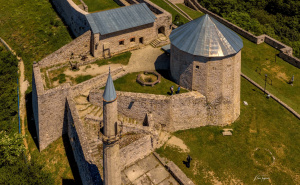 Simbol vezirskog grada: Travnička tvrđava kroz objektiv Borisa Trogrančića