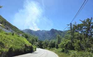 Požar kod Jablanice i dalje aktivan: Tokom gašenja nije pomogao ni helikopter