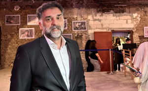 Eksponati stigli iz cijelog svijeta:  U Sarajevu otvorena izložba o filmu 'Ničija zemlja'