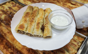 Mala tajna velikog bureka: Recept za preliv za pitu koji mijenja sve