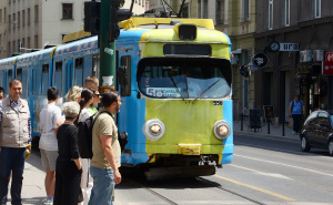 Obustavljen tramvajski saobraćaj u Sarajevu: Vozilo se pokvarilo na šinama kod Predsjedništva