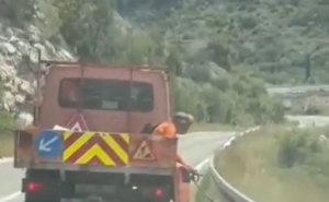 Reci da si Balkanac bez da kažeš: Pogledajte kako se snašao jedan radnik iz bh. susjedstva