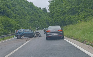 Kiša i mokar kolovoz uzeli danak: Saobraćajna nesreća u Hadžićima