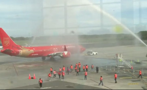 Uoči duela sa Zmajevima: Vatrogasci "krstili" avion s reprezentativcima Paname