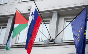 Janša skinuo palestinsku zastavu sa zgrade vlade, predsjednica je premjestila u svoju rezidenciju