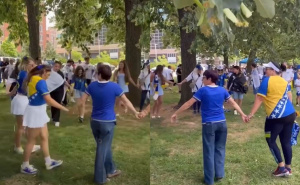 Atmosfera u St. Louisu se zagrijava: U centru grada se igra kolo, na tribinama posebno iznenađenje
