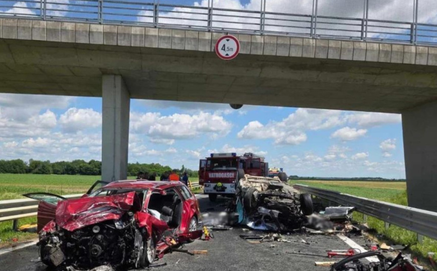 Jezivi prizori nakon sudara u Hrvatskoj: Četvero mrtvih u dva automobila, stvari rasute po cesti