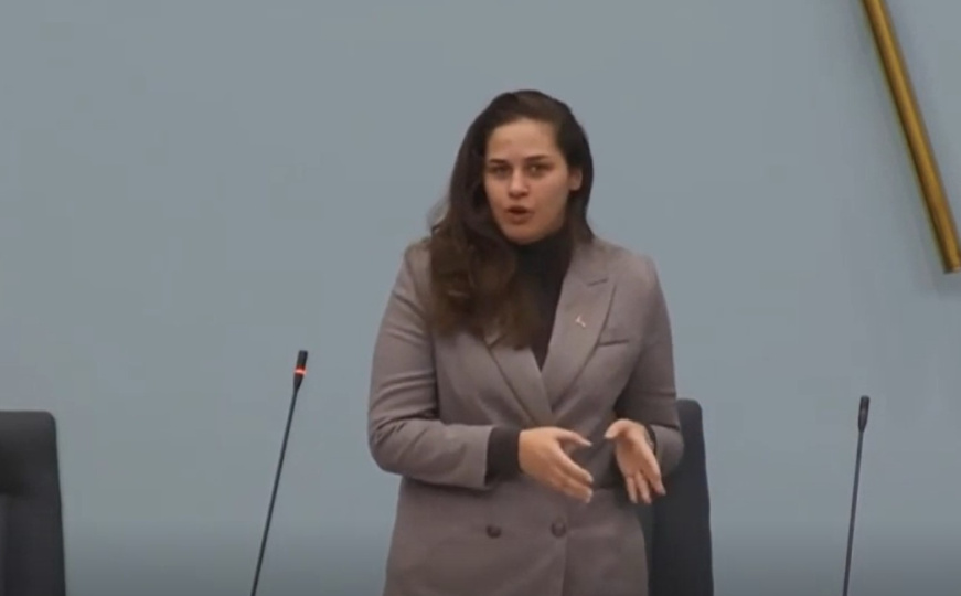 Pijana slupala službeni automobil
#miloraddodik #analjubojev