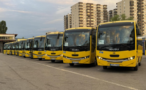 Od jutros 10 novih minibusa saobraća ulicama KS: "Stiže ih još pet"