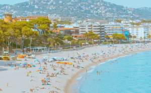 Incident na poznatom jadranskom kupalištu: Kupačice otjerane s plaže zbog bizarnog razloga