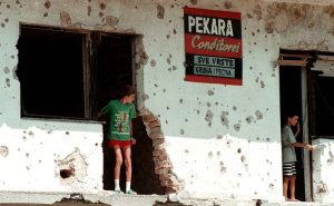 Video: Kako su turiste iz Kine u aprilu 1992. godine iz Beograda poslali u Sarajevo pod opsadom
