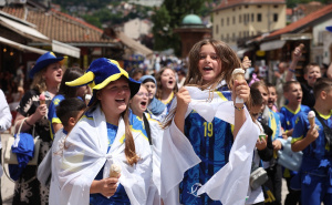 Sarajevo diše za Zmajeve: Zastave, dresovi i nasmijana lica koja govore više od hiljadu riječi