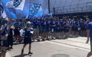 Toronto se trese, krenuo korteo bh. navijača: "S Bosnom tugujem, Bosni se radujem"