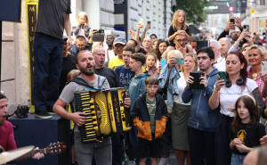 Cijeli svijet pjeva: Dubioza za AP objasnila kako je nastala nova verzija pjesme 'I am from Bosnia'