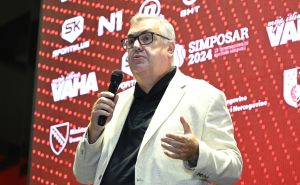 Legendarni Baho iz Los Angelesa sa navijačima Zmajeva: "Sve ćemo dati za naš dres"