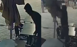 Pogledajte kako lopov na Baščaršiji krade suncobrane usred noći