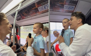 Sarajevski autobus postao bina: Adi Šoše zapjevao u gradskom prijevozu i oduševio putnike