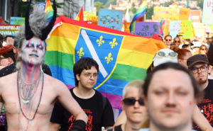 Uživo | Učesnici sedme "Bh. povorka ponosa" pružili podršku reprezentaciji BiH