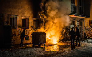 Austijra: Učenik Molotovljevim koktelima zapalio školu da odgodi školu i roditeljski sastanak