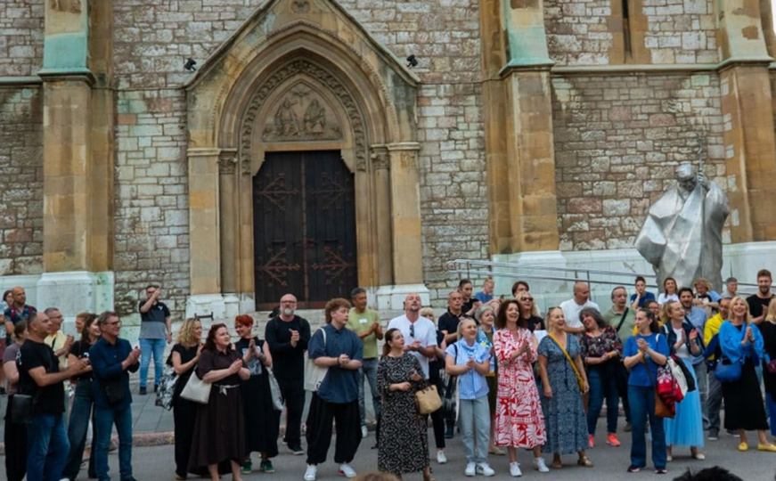 Narodno pozorište Sarajevo umjetničkim performansom najavilo program “Kultura na ulice 2026!”