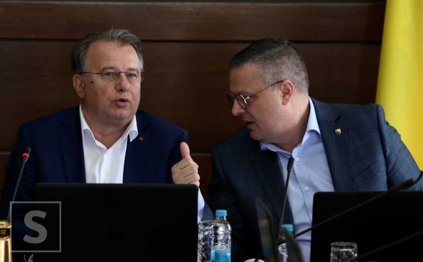 SDP: Ne mogu se zabraniti historijske činjenice. BiH je u UN primljena pod zastavom s ljiljanima