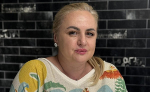 Dobri ljudi, samohrana majka Arijana nas treba: Za terapije potrebno preko 60 hiljada KM