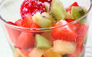 Voćni kup iz 80-ih vraća se na velika vrata: Recept za retro desert koji je ponovo osvojio jelovnike