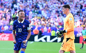 Ovo niste vidjeli u TV prijenosu: Pogledajte šta je golman Paragvaja kada je Mbappe slavio pobjedu