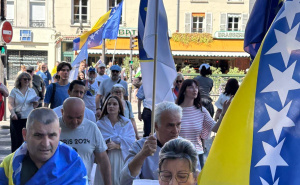 Hiljade građana na Maršu mira u Beču i Parizu povodom 31. godišnjice genocida u Srebrenici
