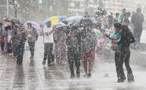 Obilne kiše odnijele šest života u Mumbaiju, škole zatvorene
