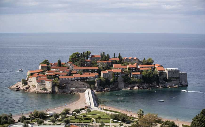 "Sveti Stefan" ponovo otvorio kapije: Poznato koliko košta ulaz i kakva su pravila