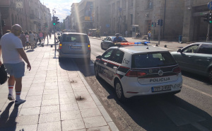 Saobraćajna nesreća u centru Sarajevu: U Titovoj ulici automobilom oborio nekoliko zaštitnih stubića