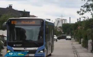 Nesvakidašnji slučaj: Vozač zaustavio autobus kako bi obavio molitvu