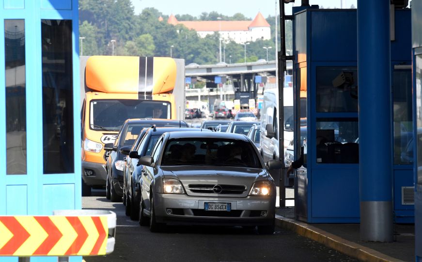 Morate ovo znati ako putujete: Ko smije preći granicu na prelaz "EU, EGP i CH"?