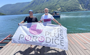 Sjećanje na žrtve genocida: Haris Muratović preplivao dionicu dugu 8.372 metra na jezeru Perućac
