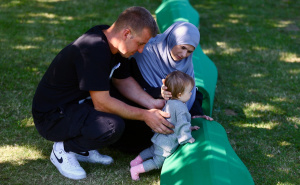 Srbijanski pisac Stefan Simić: Danas spuštam glavu pred žrtvama Srebrenice
