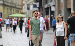 Sarajevo je stalo: Oglasile se sirene, građani na ulicama odali počast žrtvama genocida