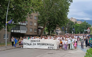 Zeničani u mirnoj šetnji za Srebrenicu: Odavanje počasti žrtvama genocida