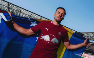 Zvanično: Haris Tabaković predstavljen u novom klubu, potpisao trogodišnji ugovor