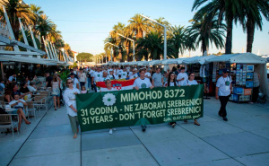 U more položena 31 ruža: Split organizovao mimohod u spomen na žrtve genocida u Srebrenici
