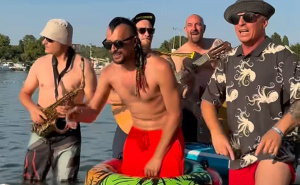 Idemo, svi do mora, jer na more se mora: Dubioza na plaži 'obradila' hit Bijelog dugmeta